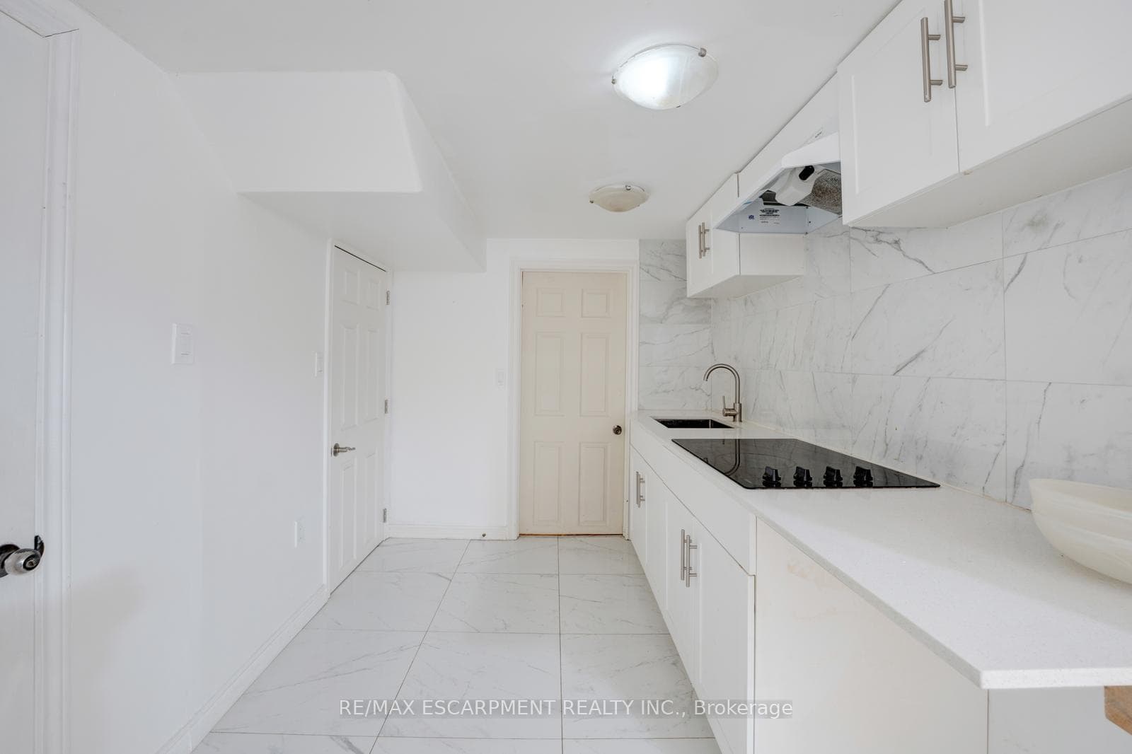 1140 Beneford Road photo 27