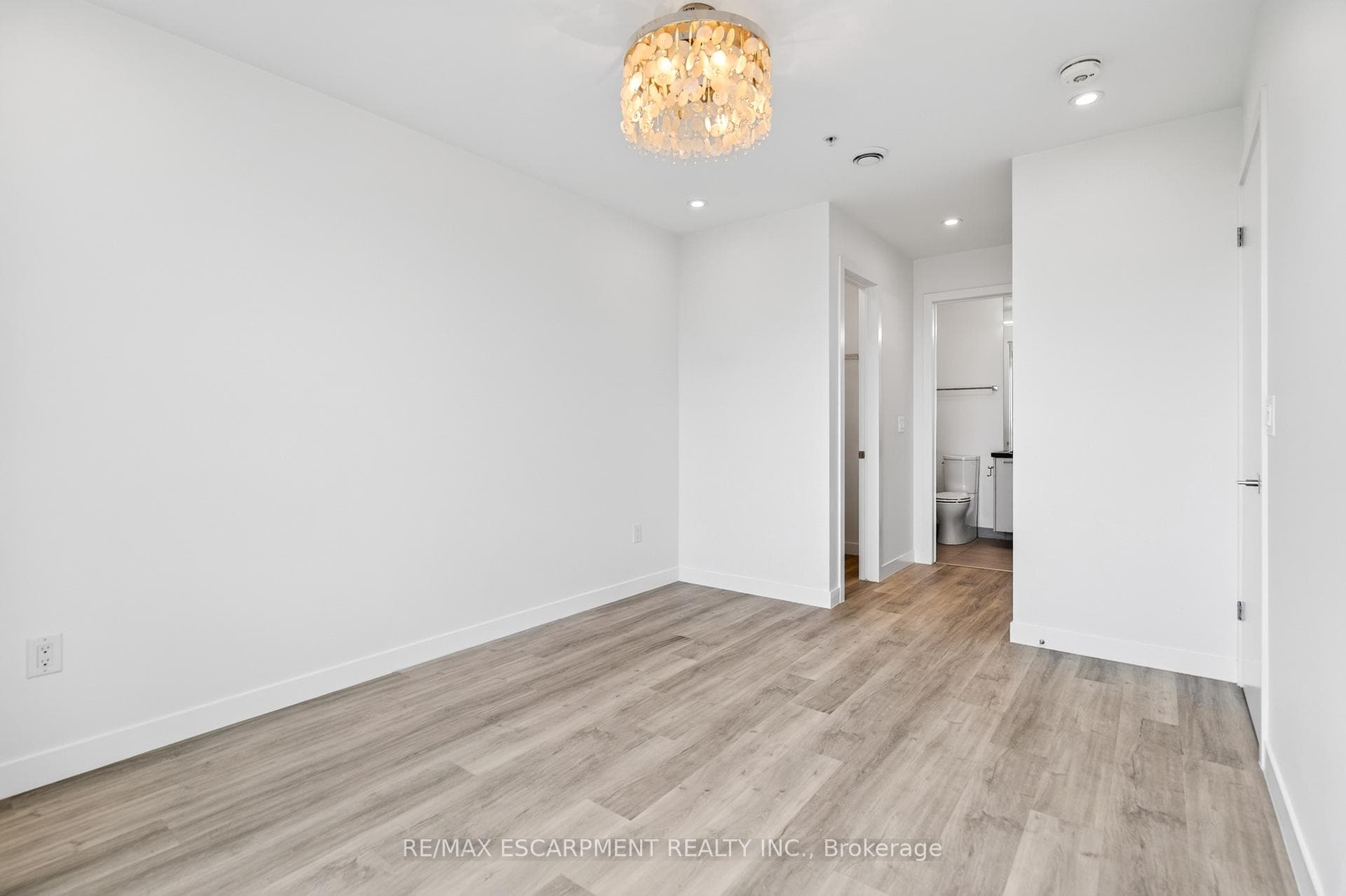 479 Charlton Avenue Unit 506 photo 28