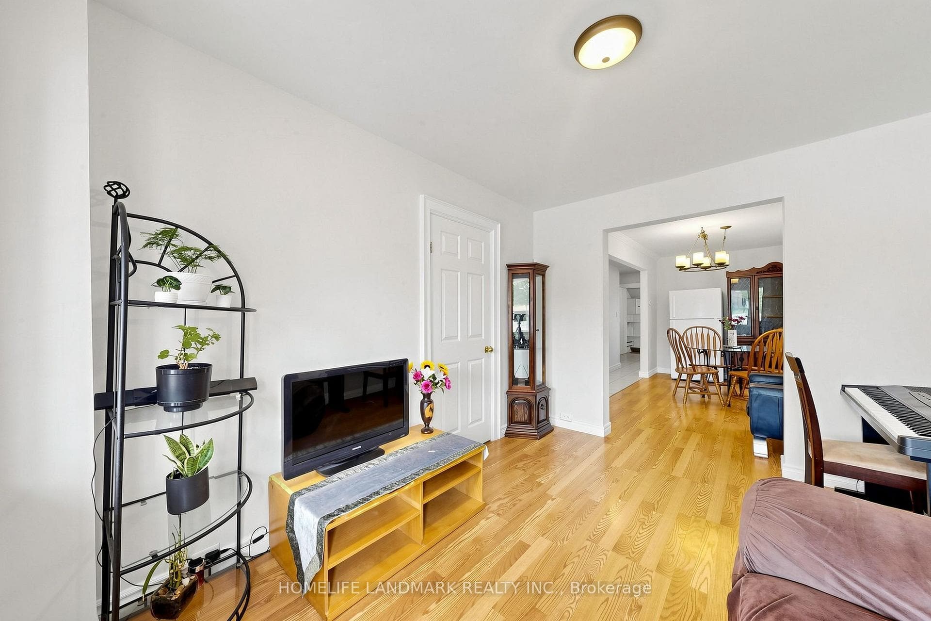 484 Glenholme Avenue photo 9