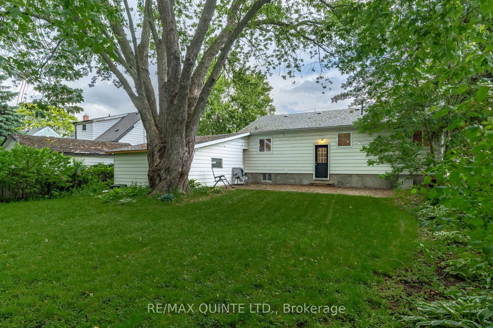 536 Sidney St Street photo 24