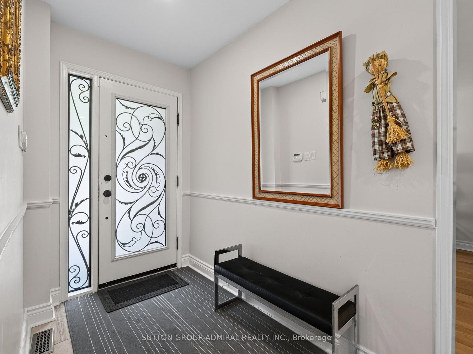 99 Dundurn Crescent photo 4