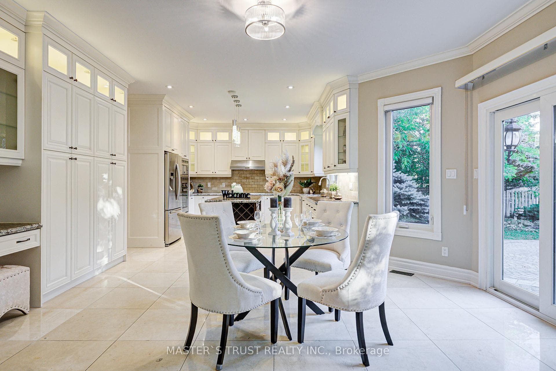 2 Lytton Boulevard photo 11