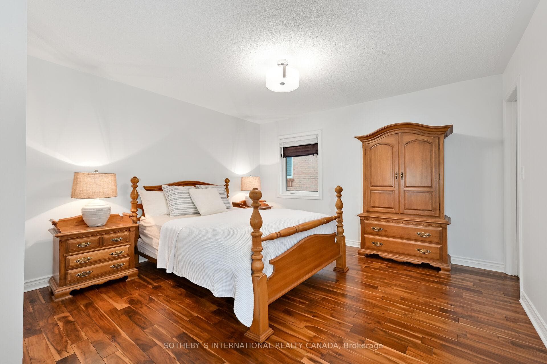 1422 Summerhill Crescent photo 29