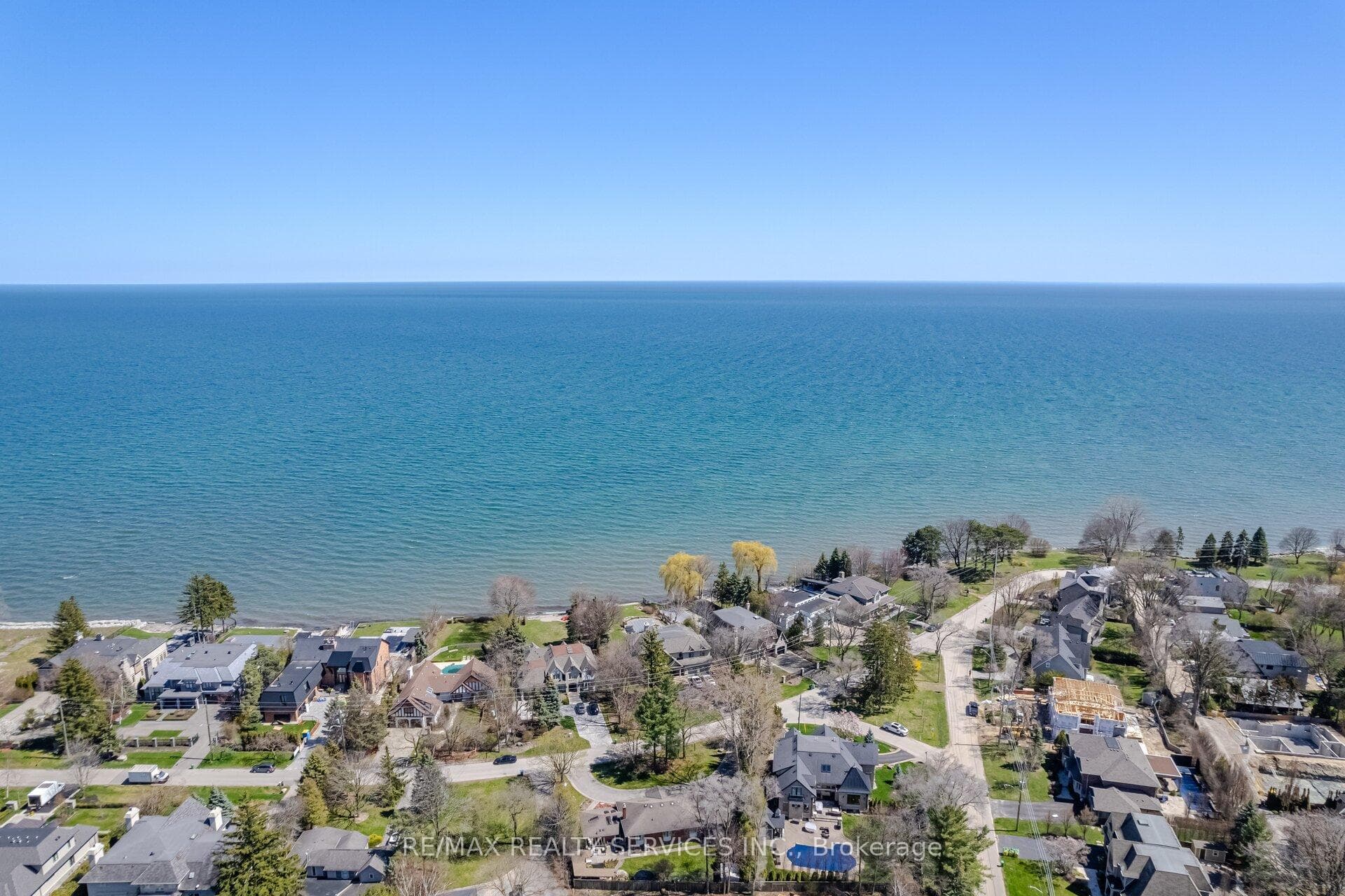 1607 Watersedge Road photo 1