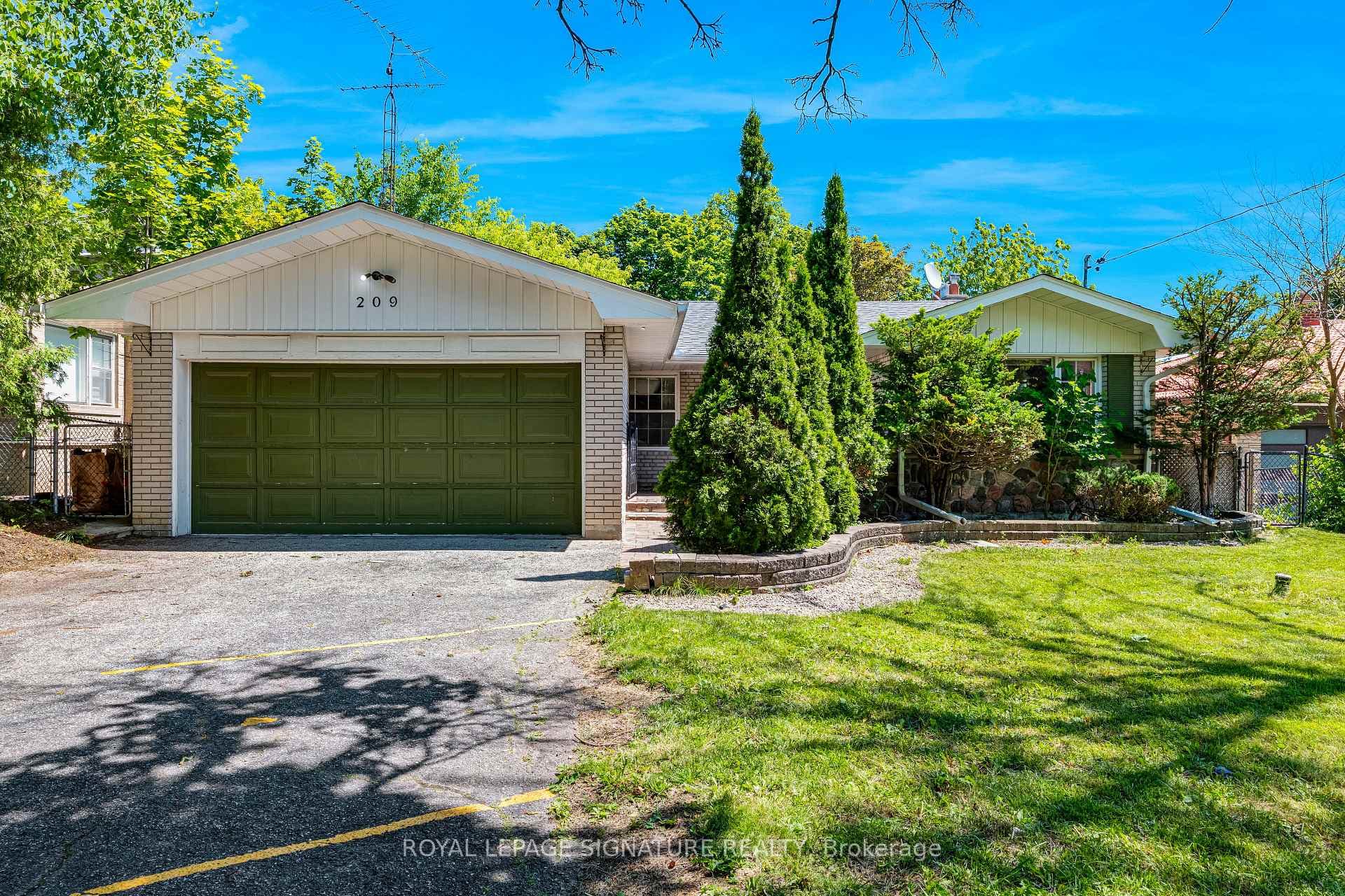 209 Burbank Drive photo 2