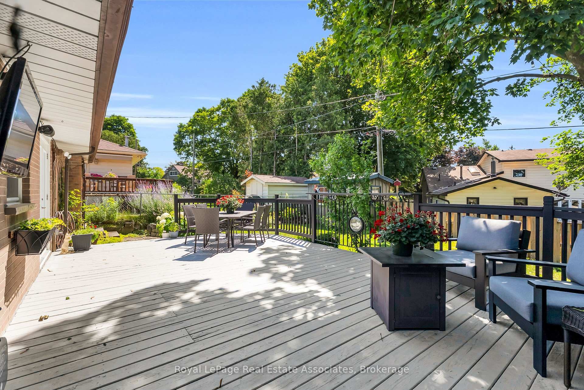 233 Elmore Drive photo 30