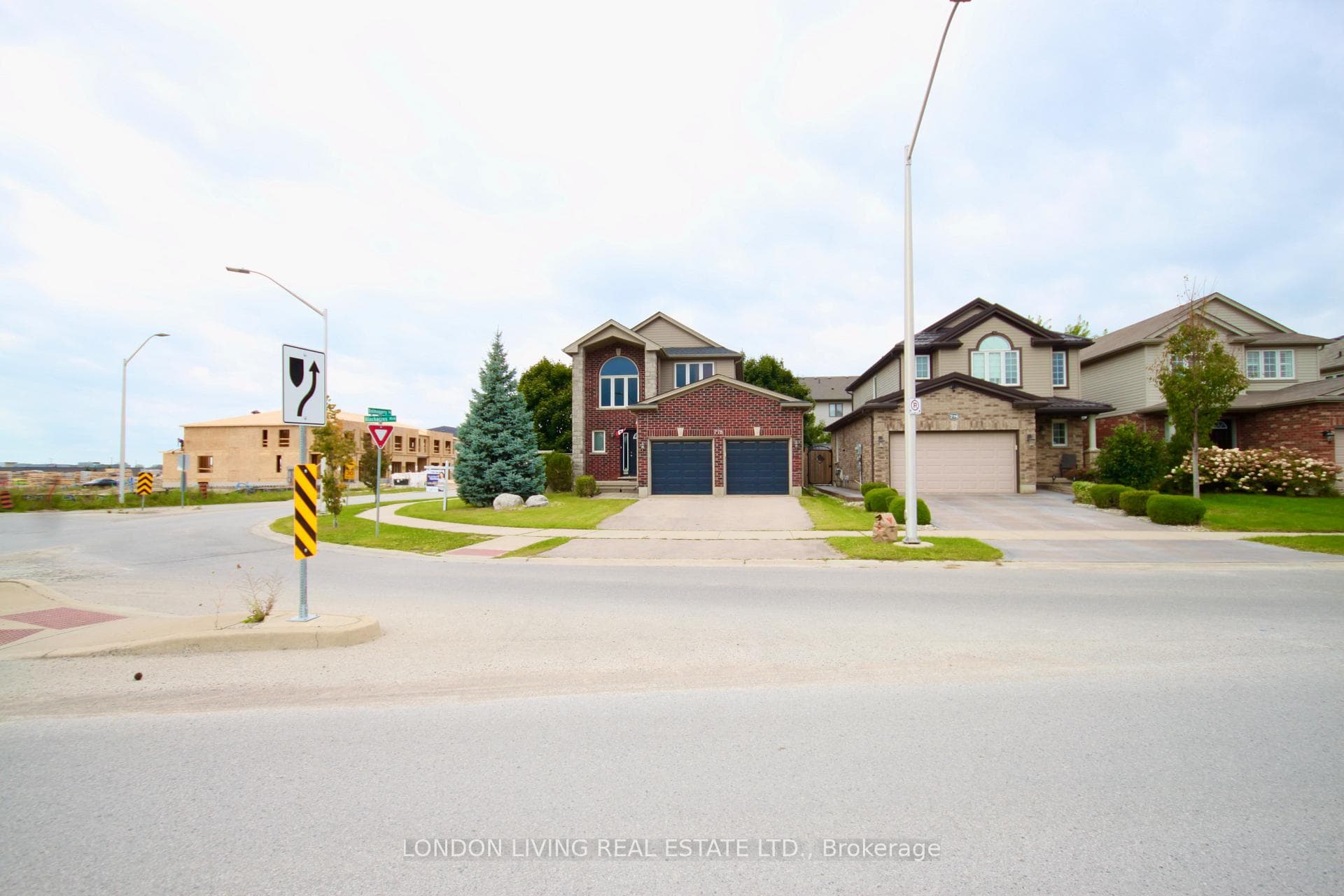 778 Blackacres Boulevard photo 3