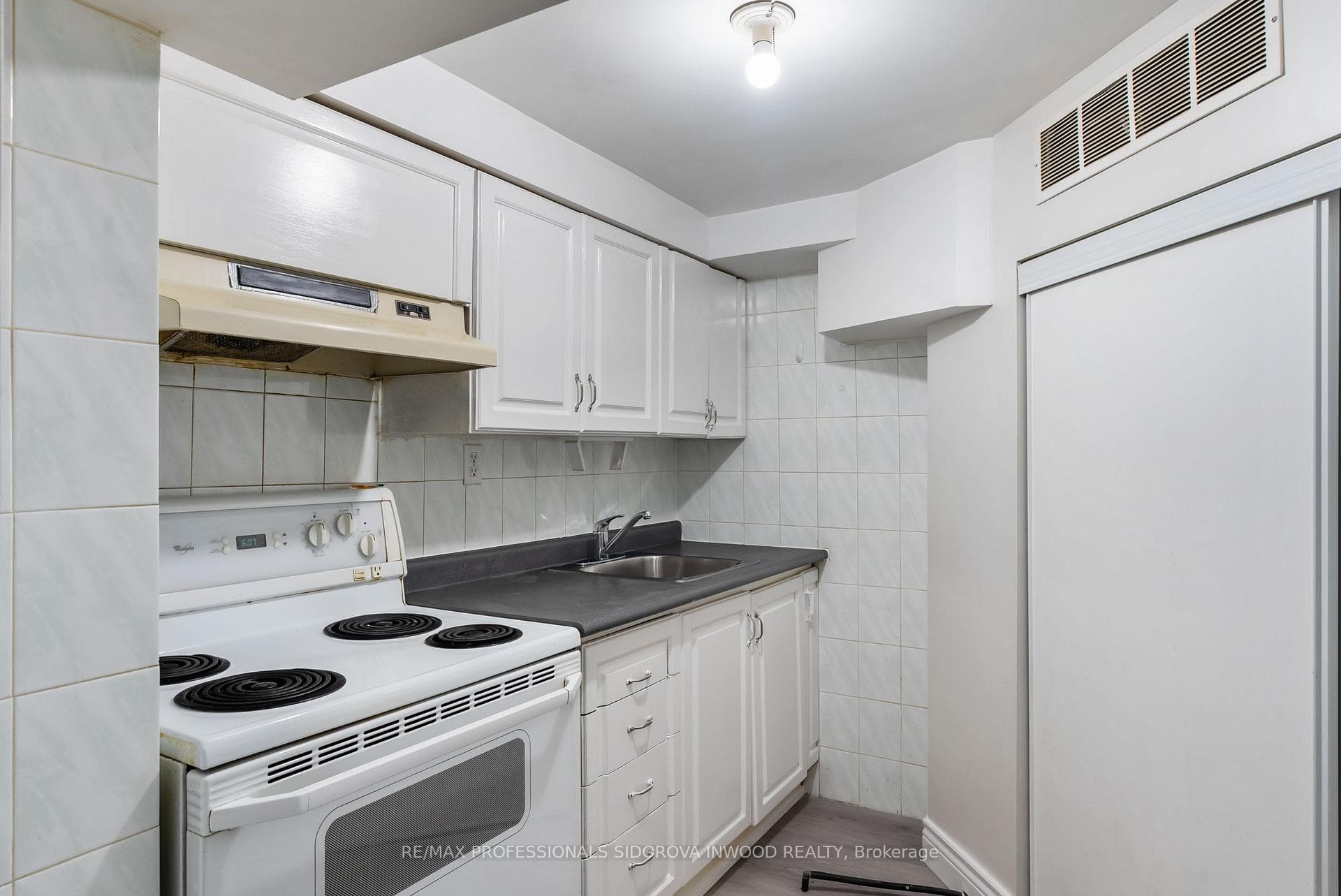 28 Alhambra Avenue photo 32
