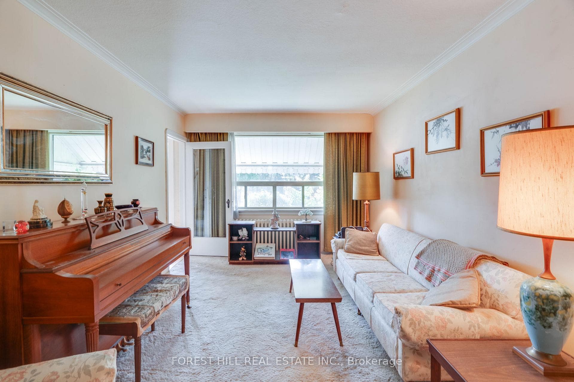 154 Glen Albert Drive photo 8