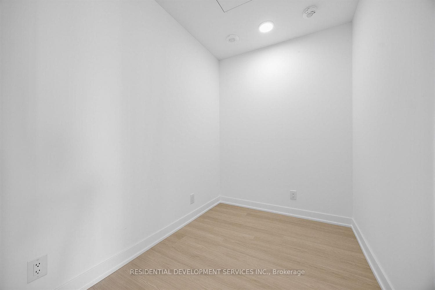 699 Sheppard Avenue Unit 505 photo 20