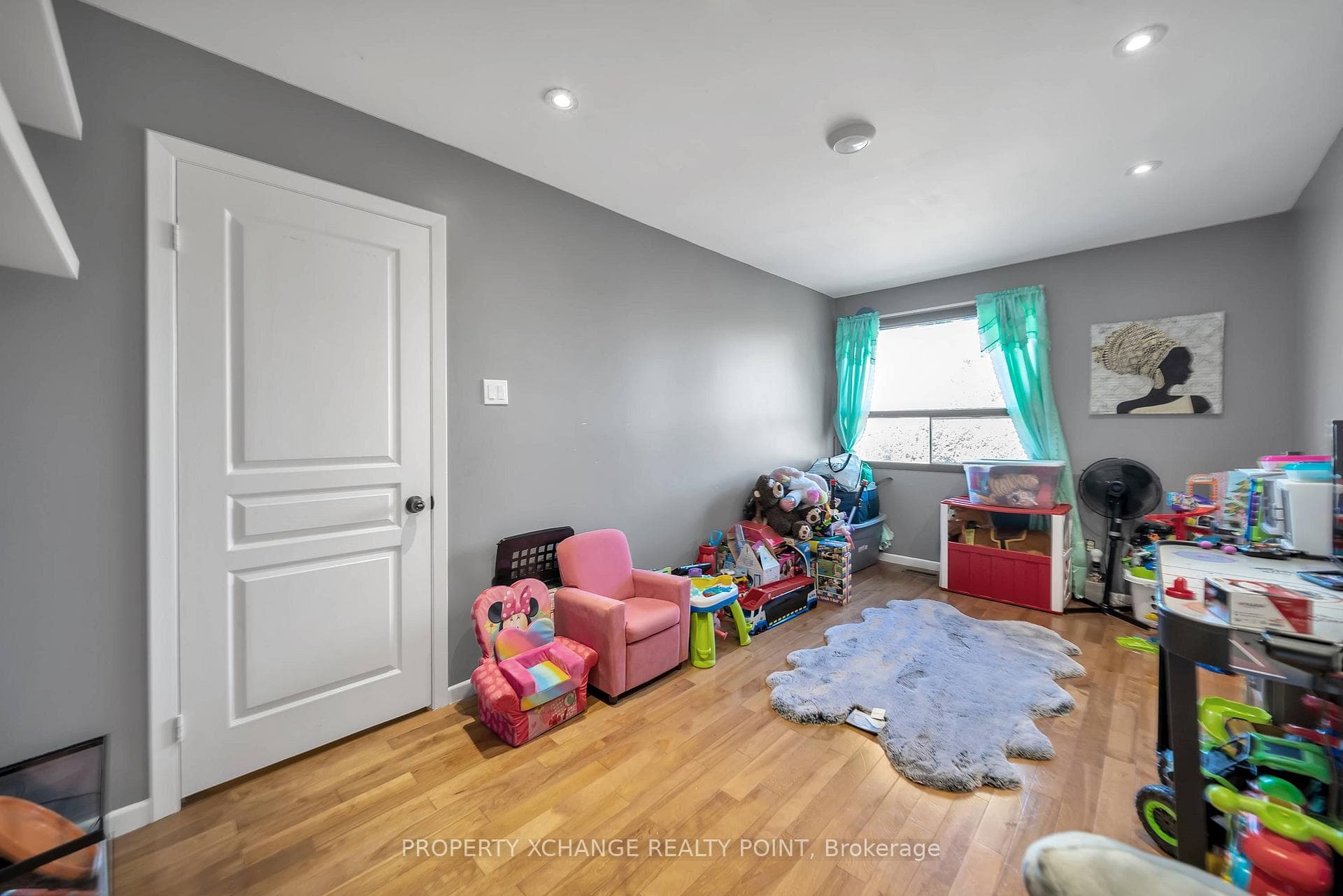 54 Longfellow Court photo 32