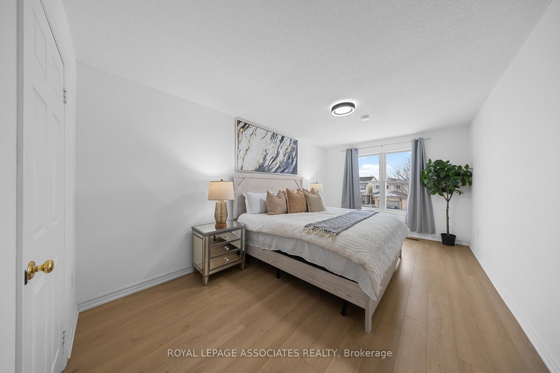 8 Angus Drive photo 18