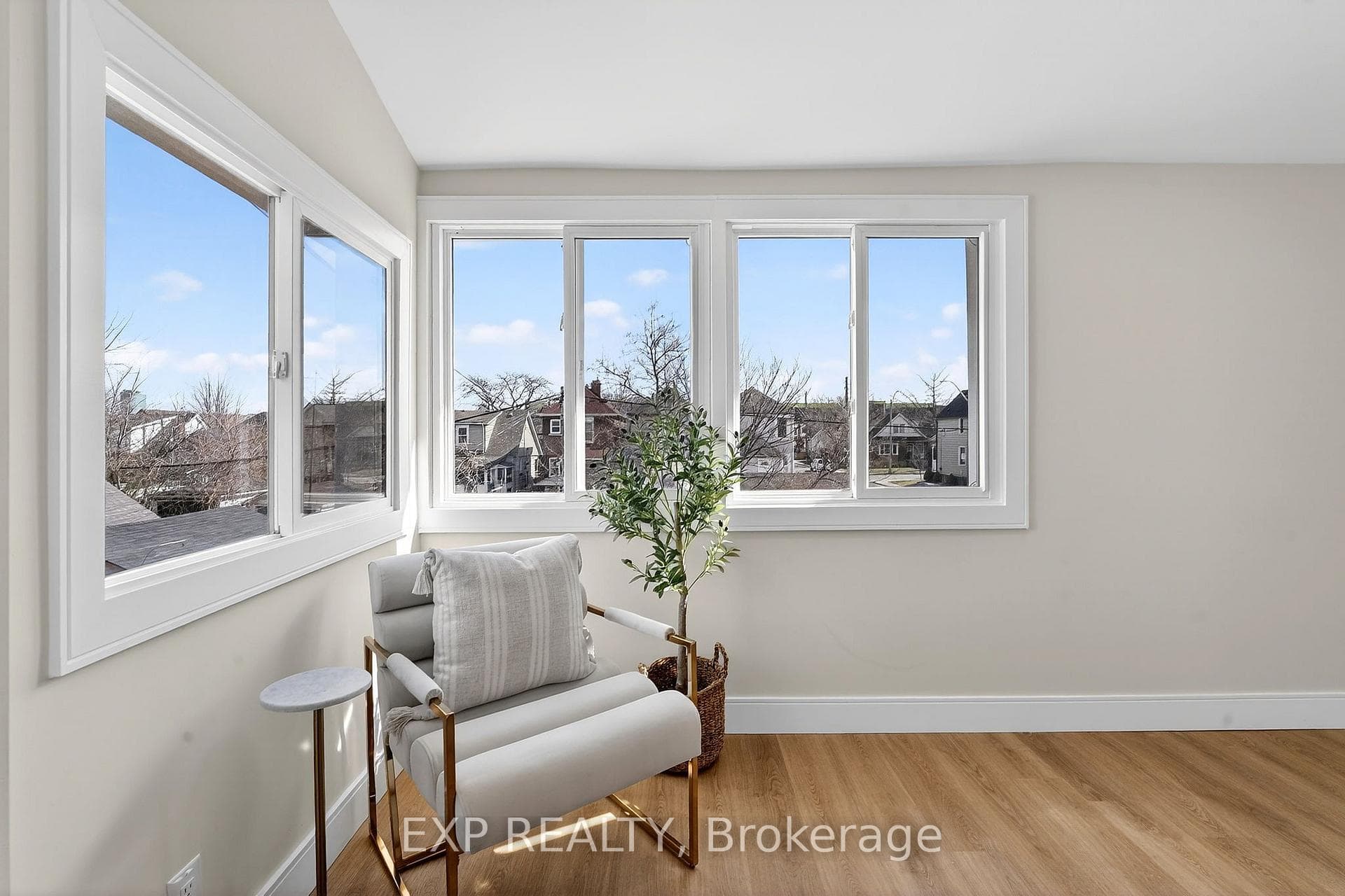 142 Avondale Street photo 34