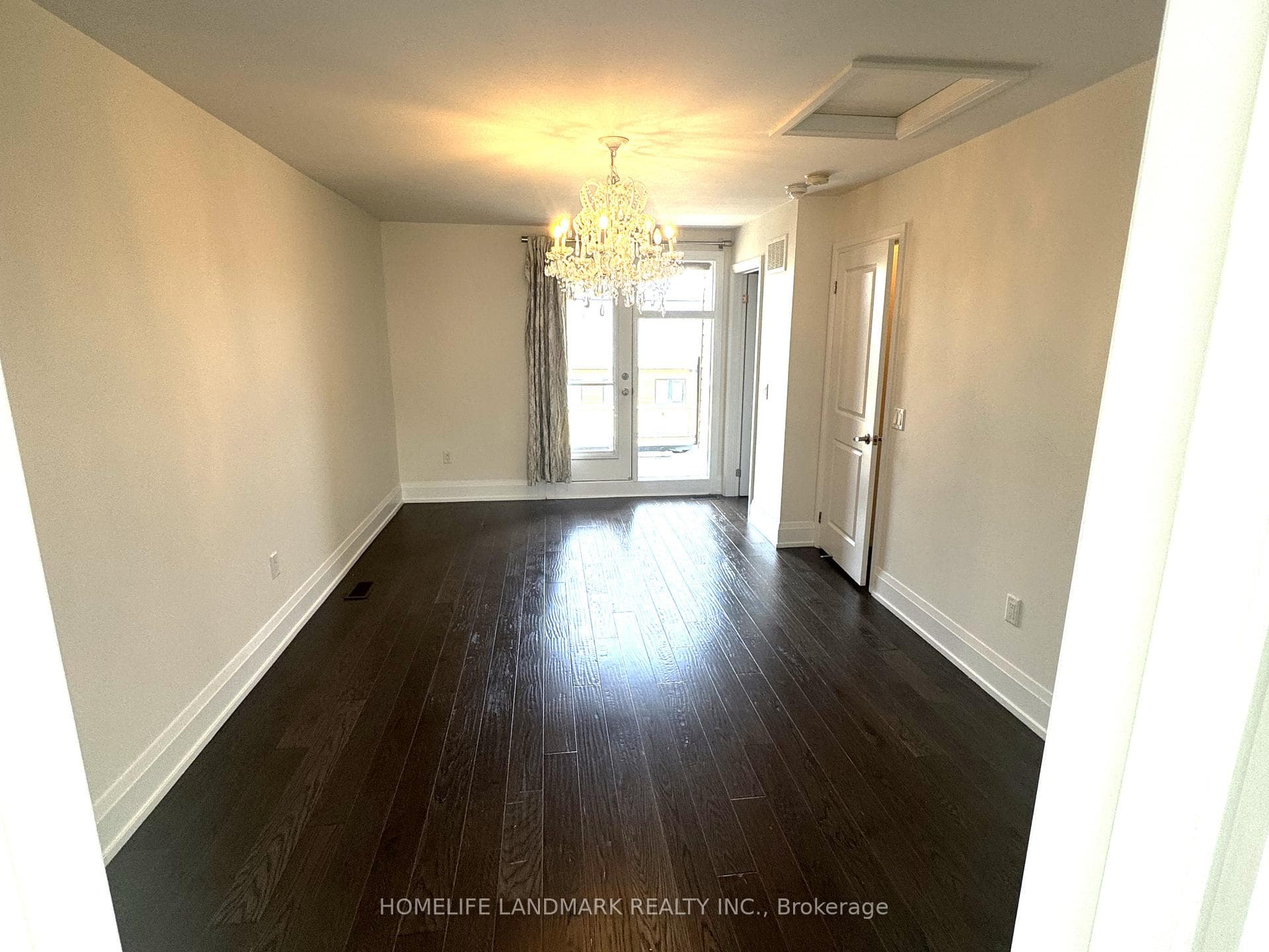 250 FINCH Avenue Unit A photo 13