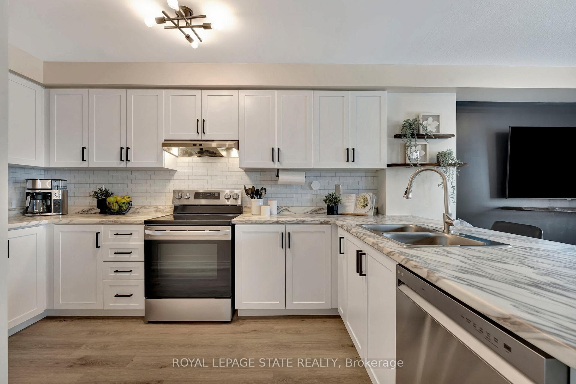 108 Dryden Lane photo 9