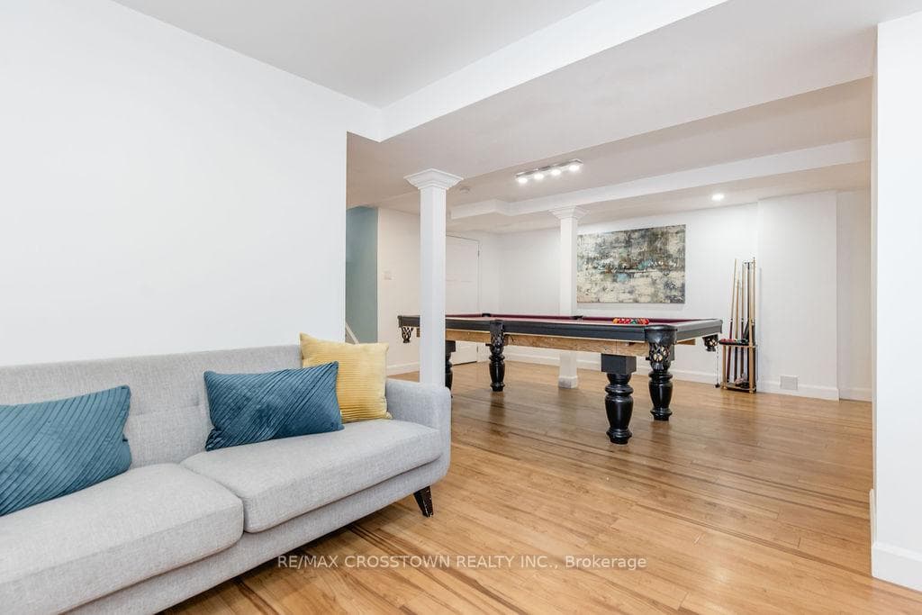 9 Aikens Crescent photo 34