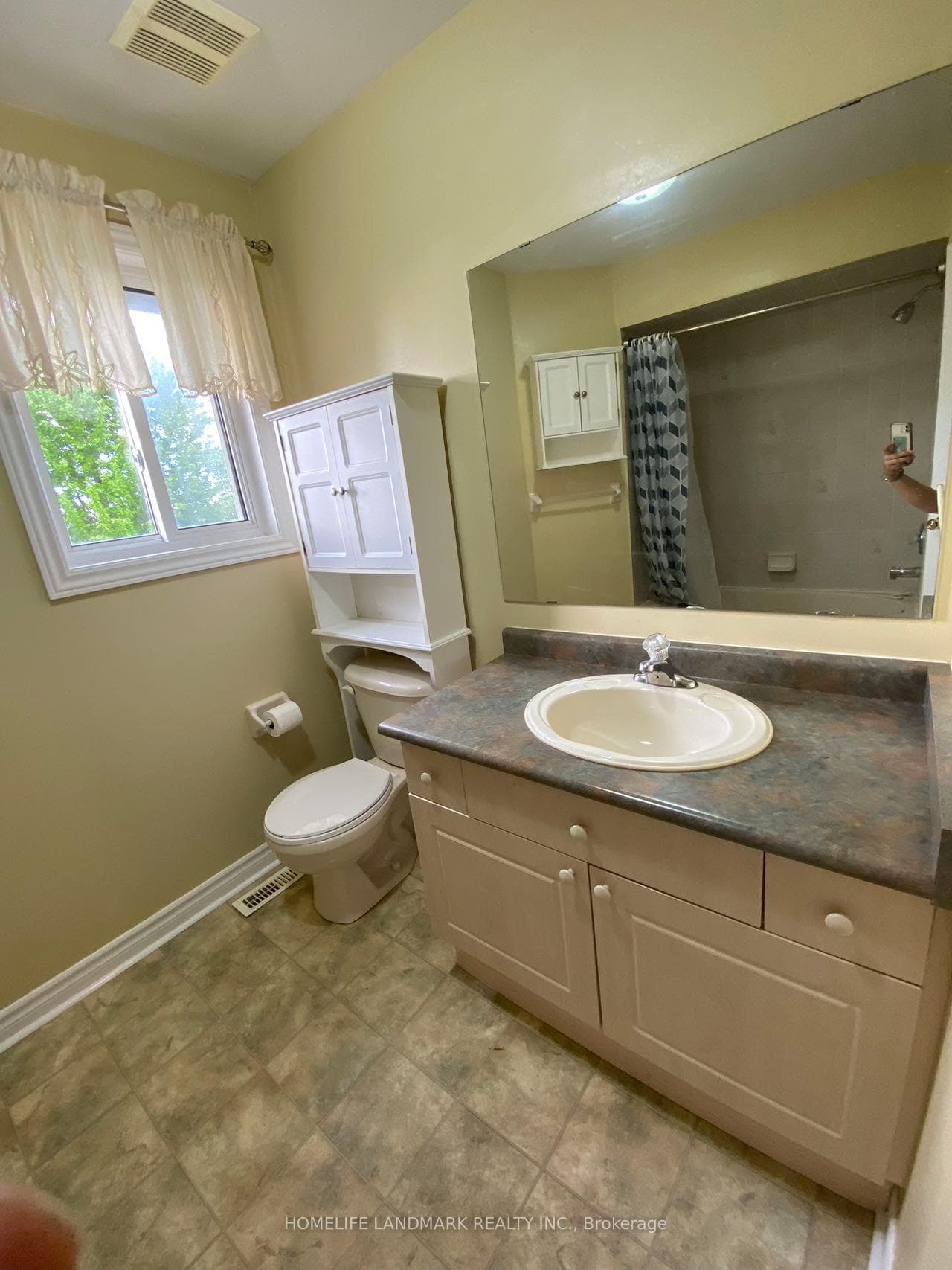 20 Joseph Crescent photo 7