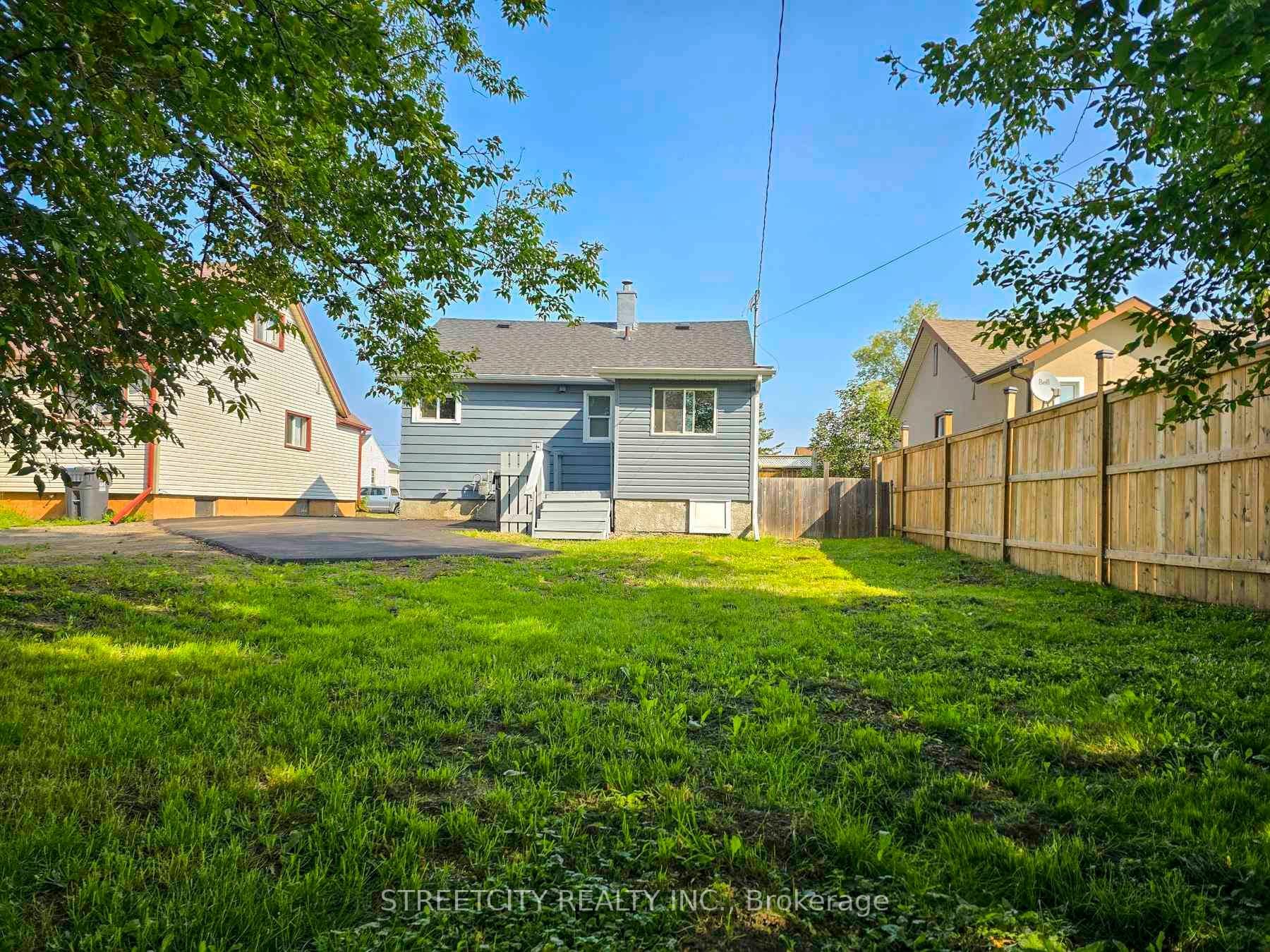 228 Christina Street photo 47