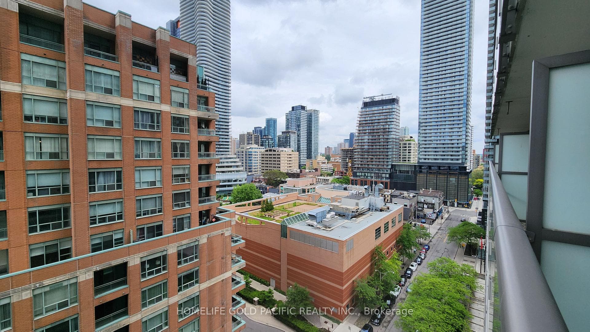 37 Grosvenor Street Unit 1204 photo 24