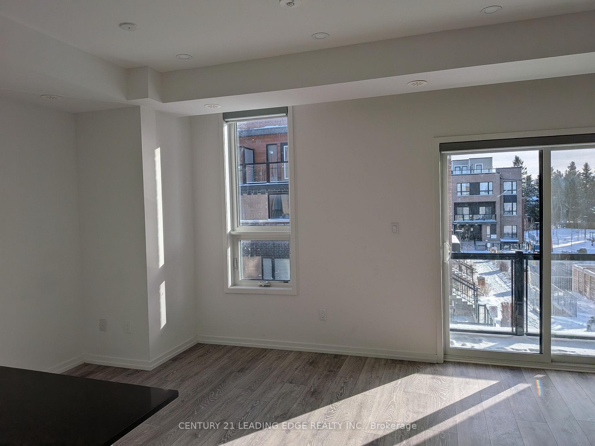 16 Lytham Green Circle Unit 25 photo 9