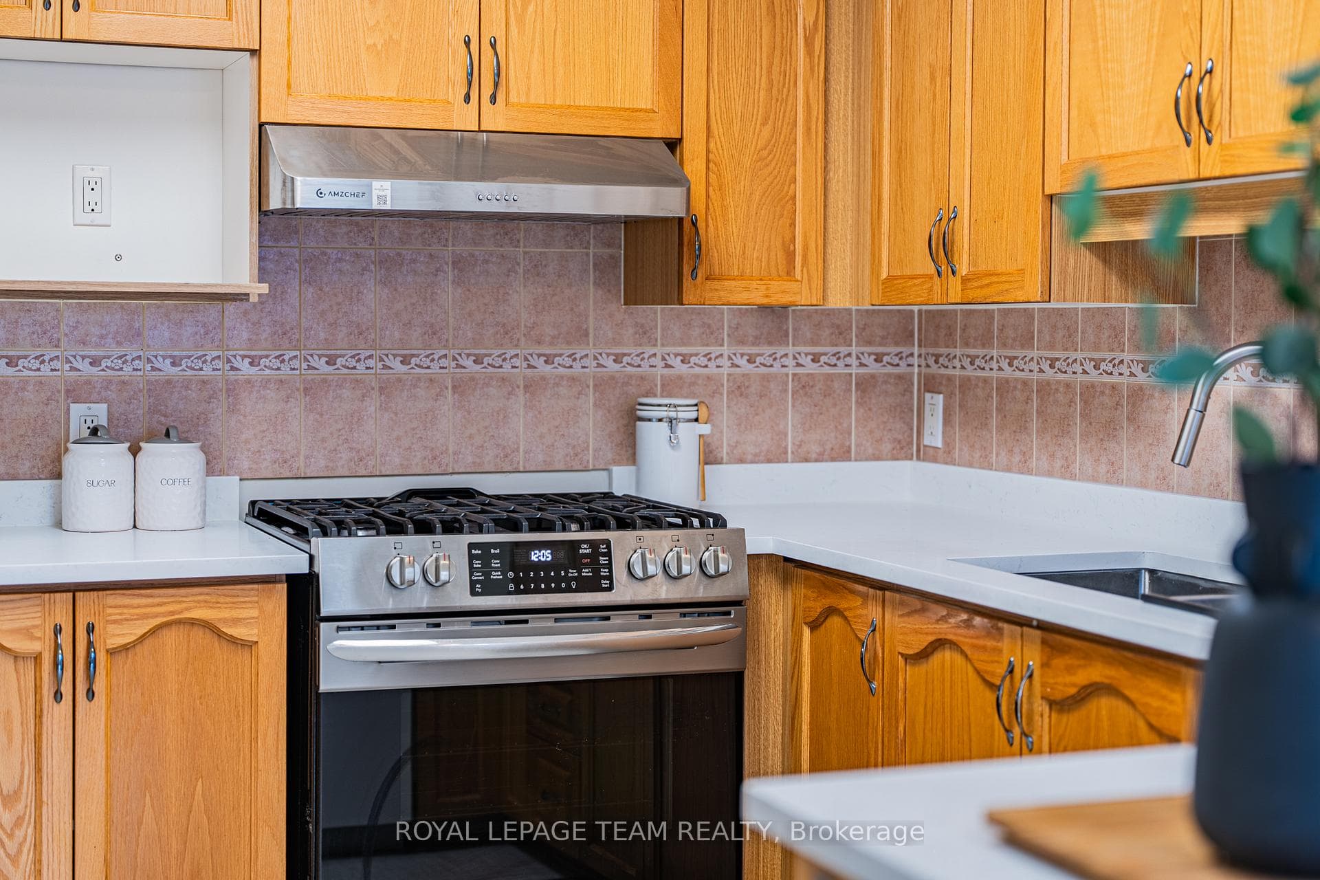 66 Gray Crescent photo 40