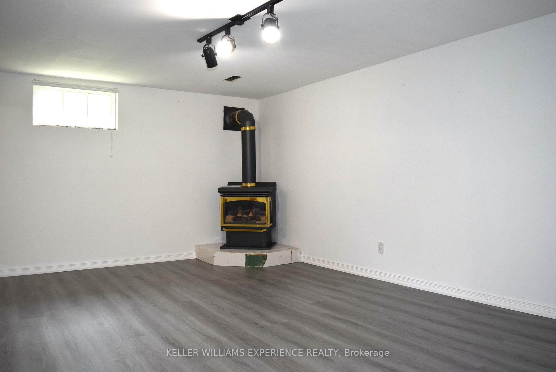86 Strabane Avenue photo 27