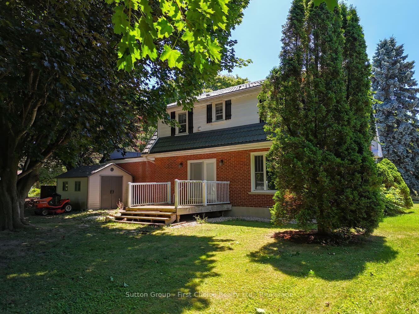 270 Devon Street photo 36