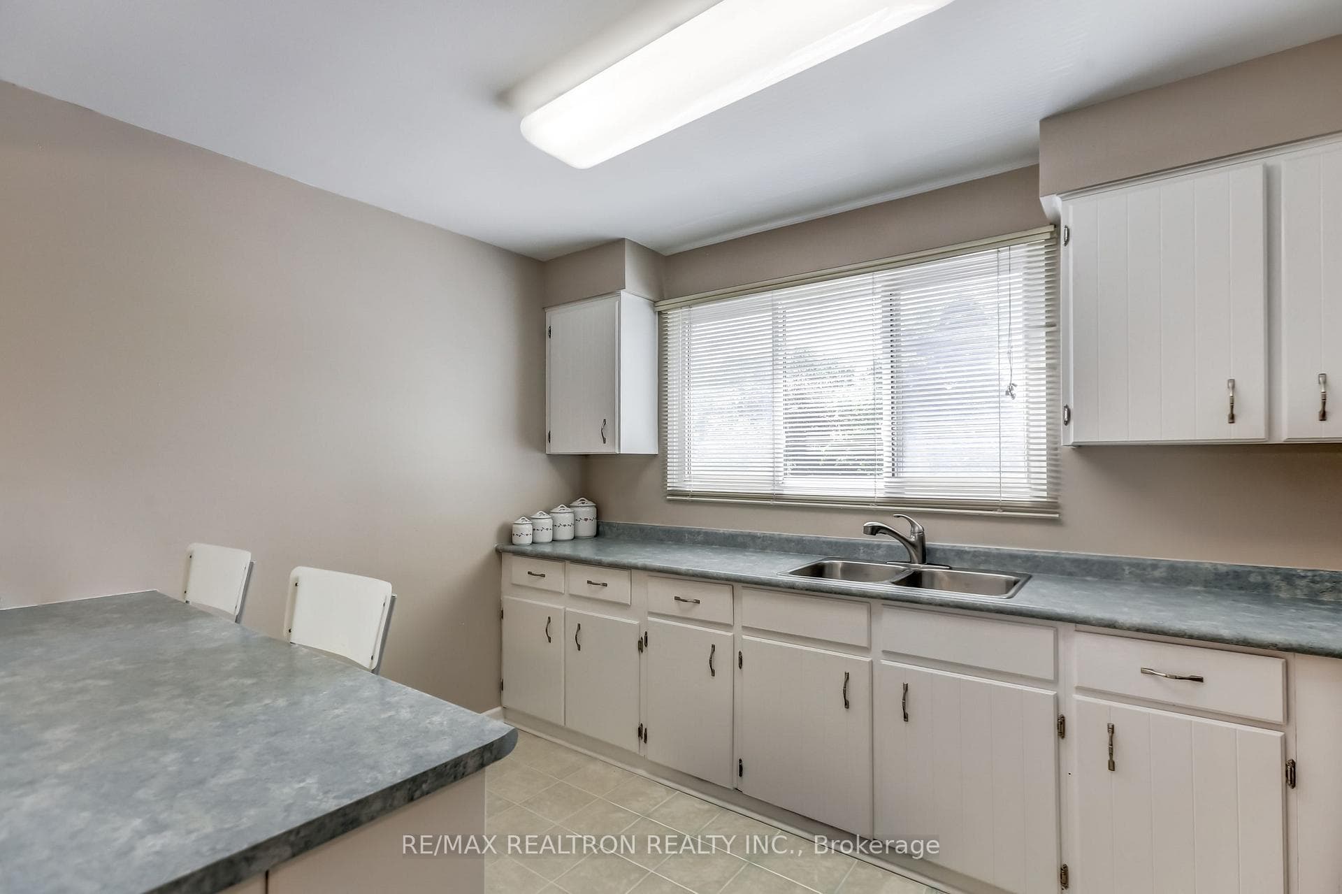 121 Centennial Road Unit 6 photo 12