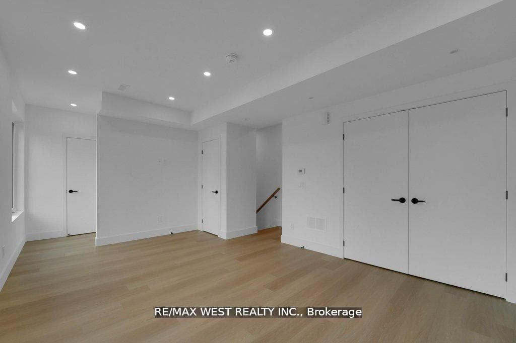 661 Winona Drive photo 6