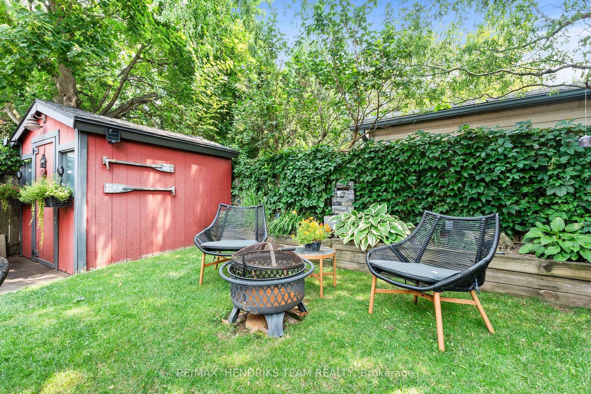 150 York Street photo 41