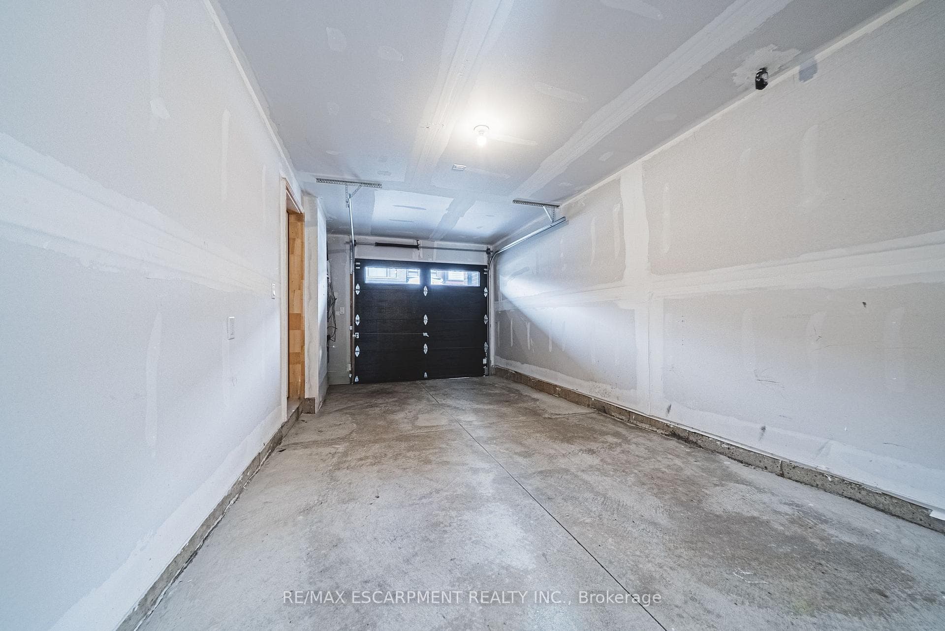 120 Court Drive Unit 23 photo 17