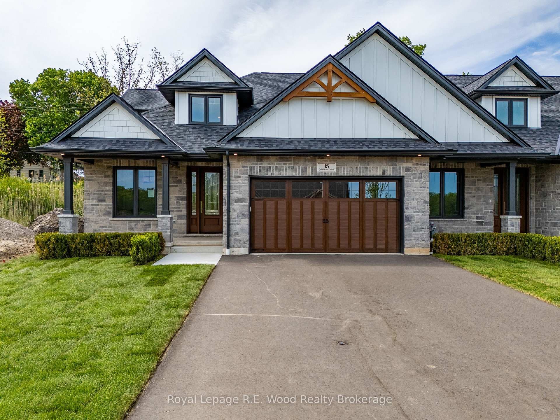 15 Greenhill Drive photo 1