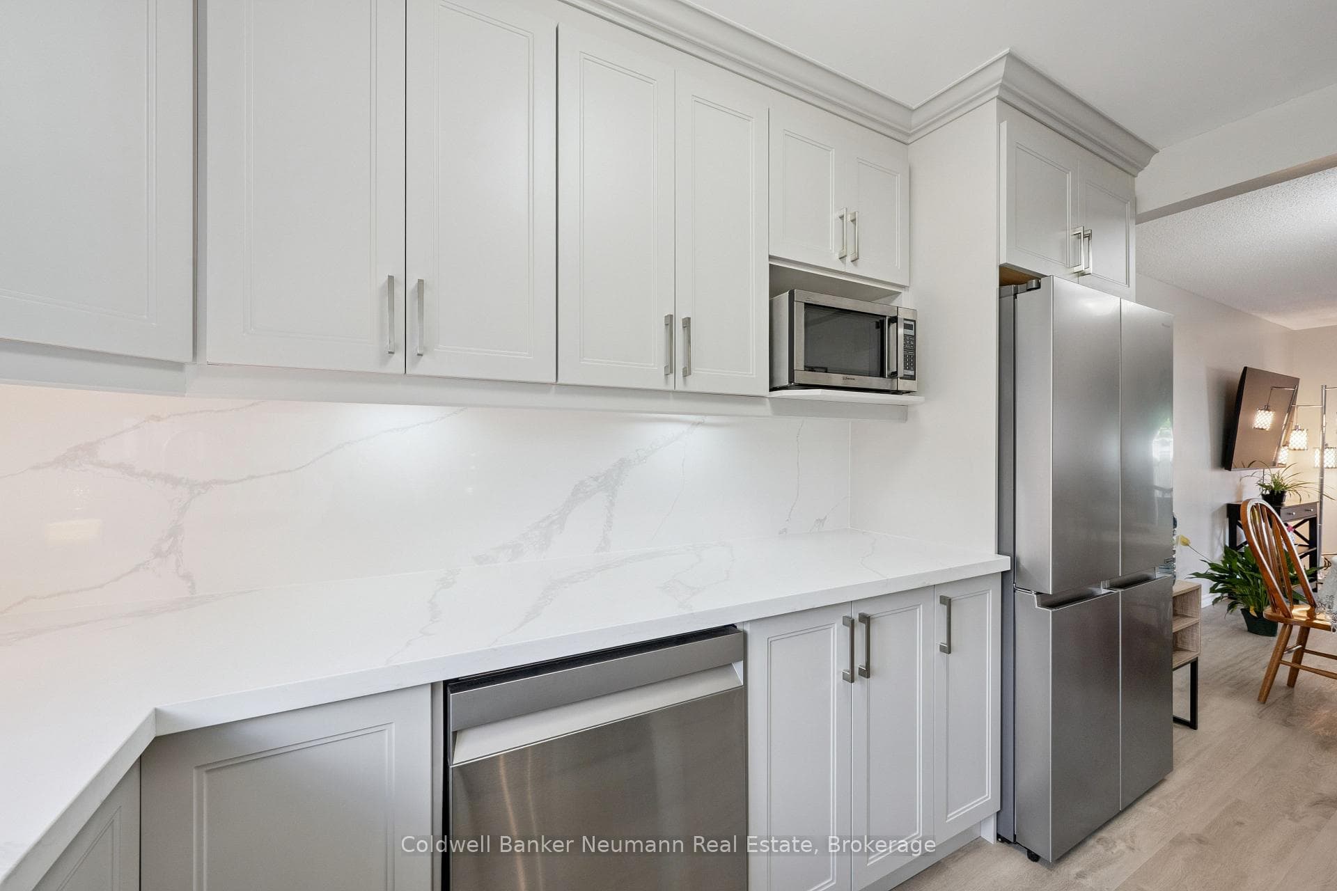 453 Victoria Road Unit A6 photo 20