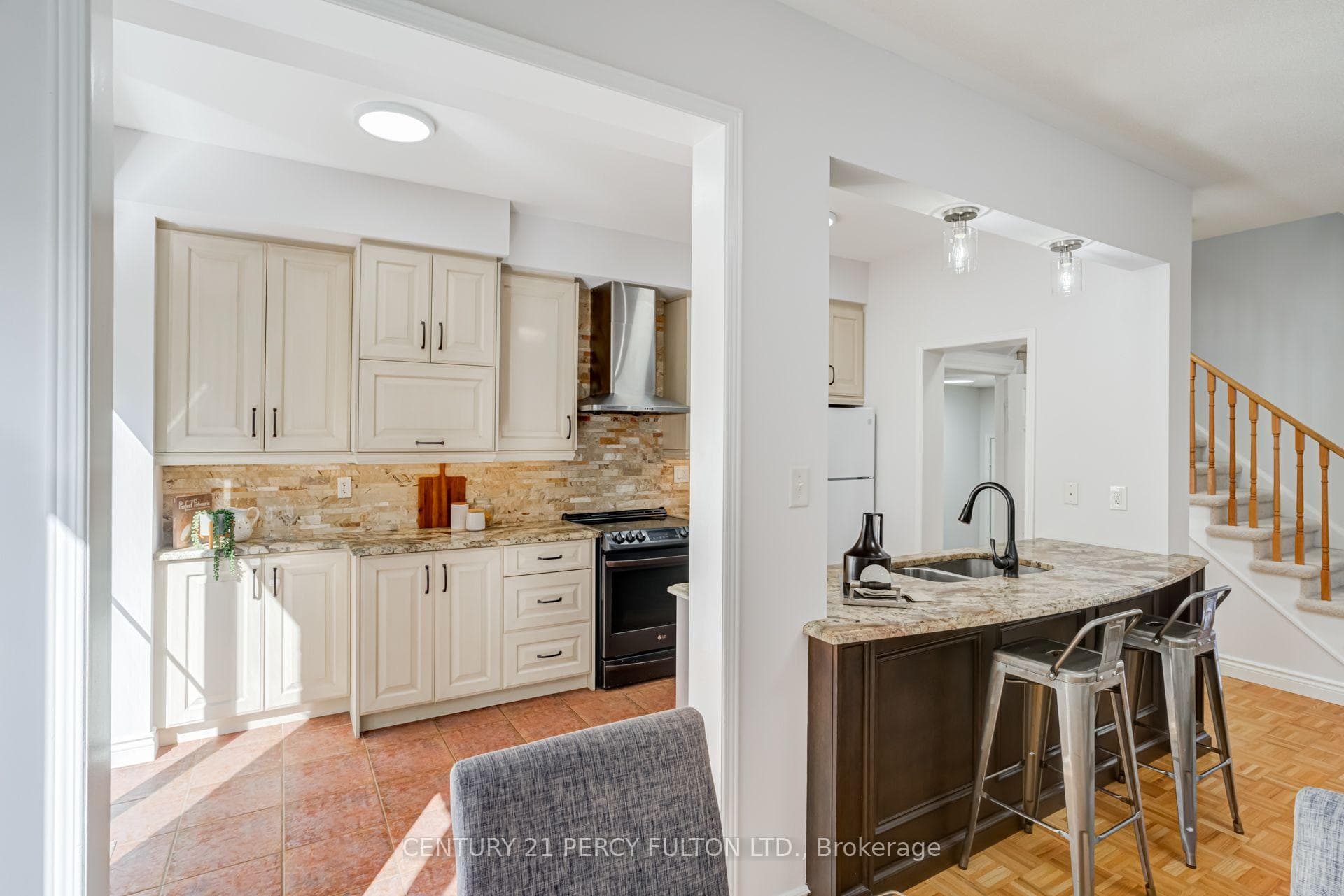 366 Strouds Lane photo 12