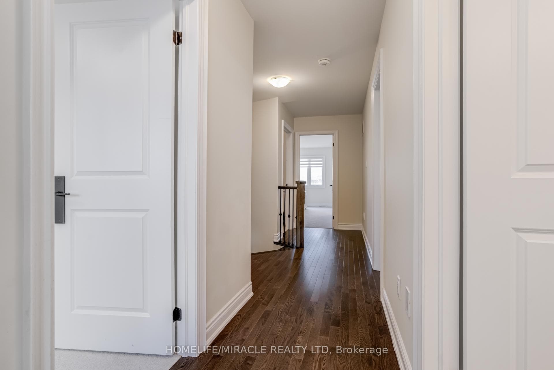 54 Janes Crescent photo 28