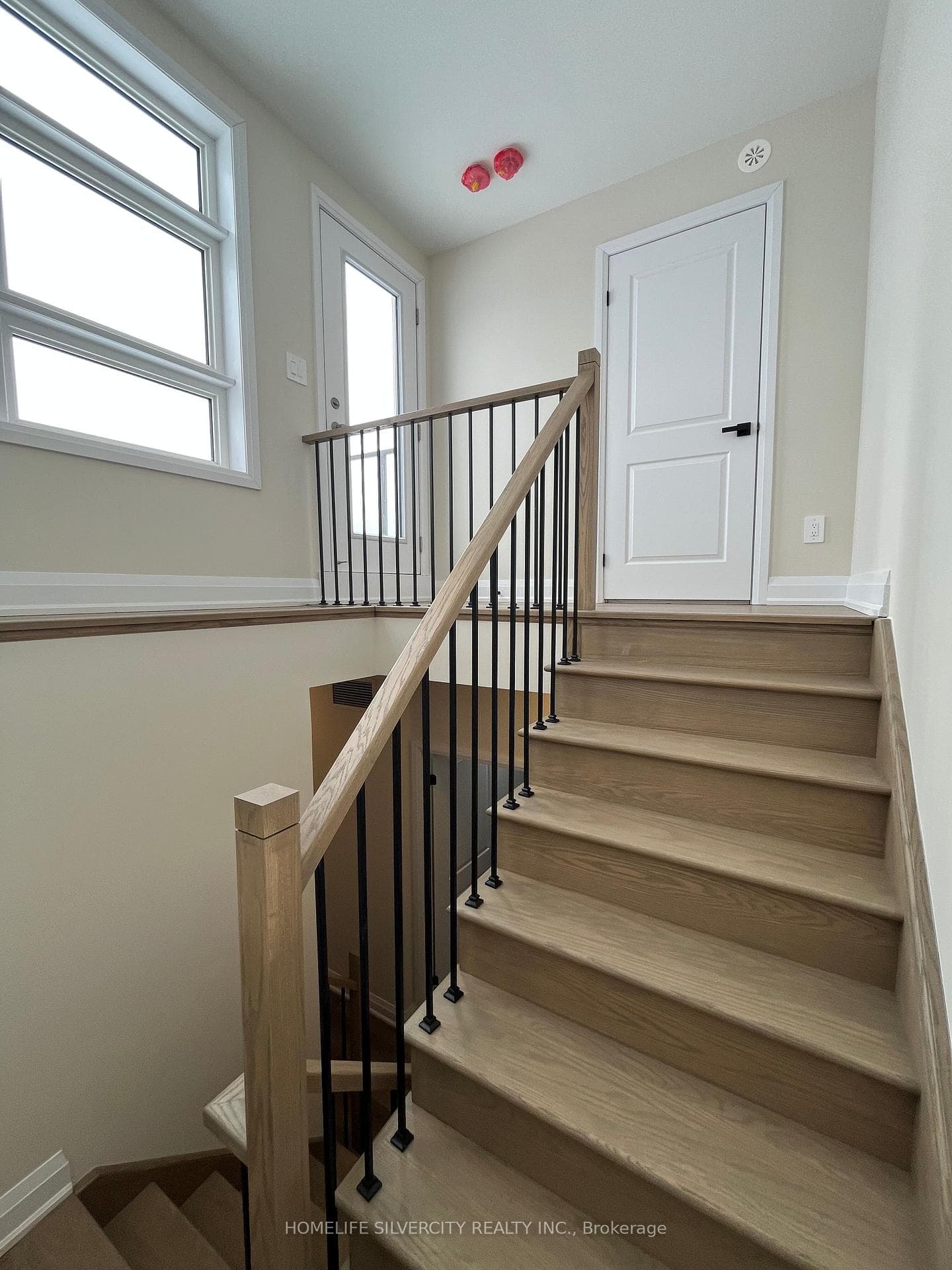 1577 Rose Way photo 12