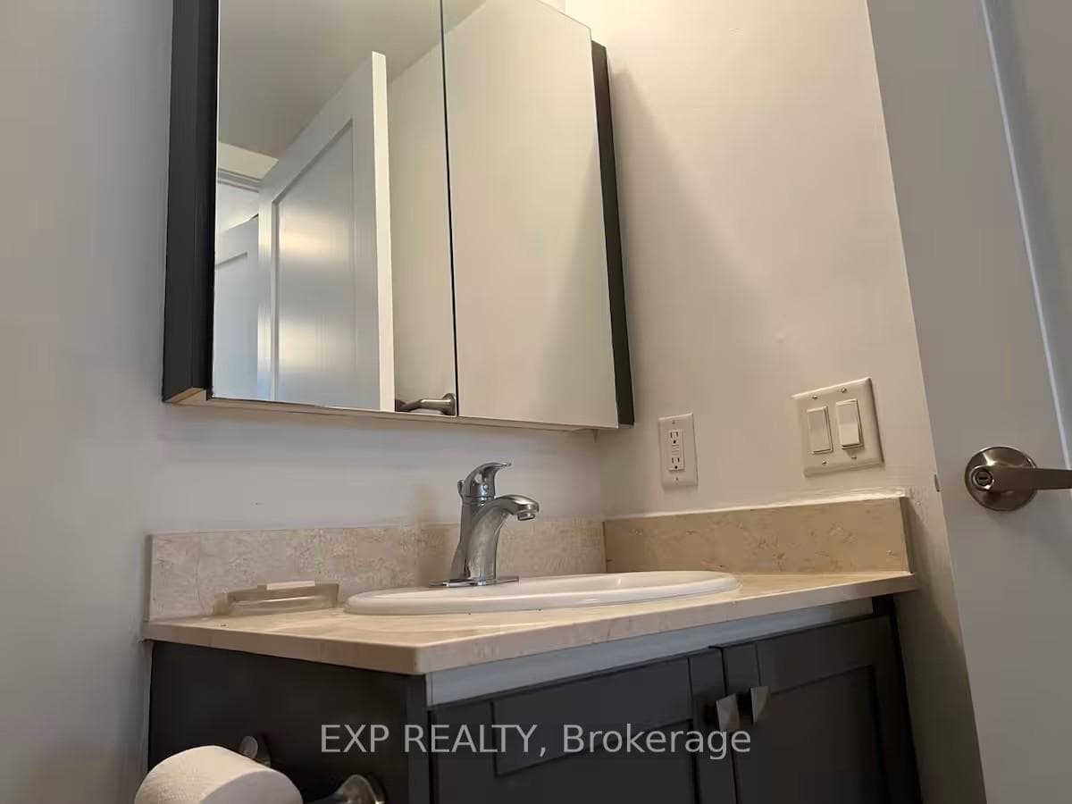 20 Blue Jays Way Unit 814 photo 17