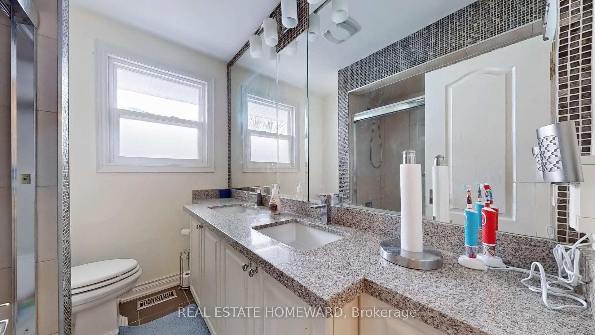 34 Delair Crescent photo 23