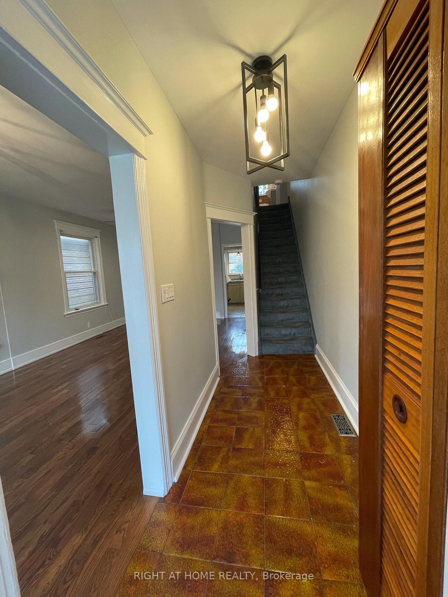107 Kensington Avenue photo 5