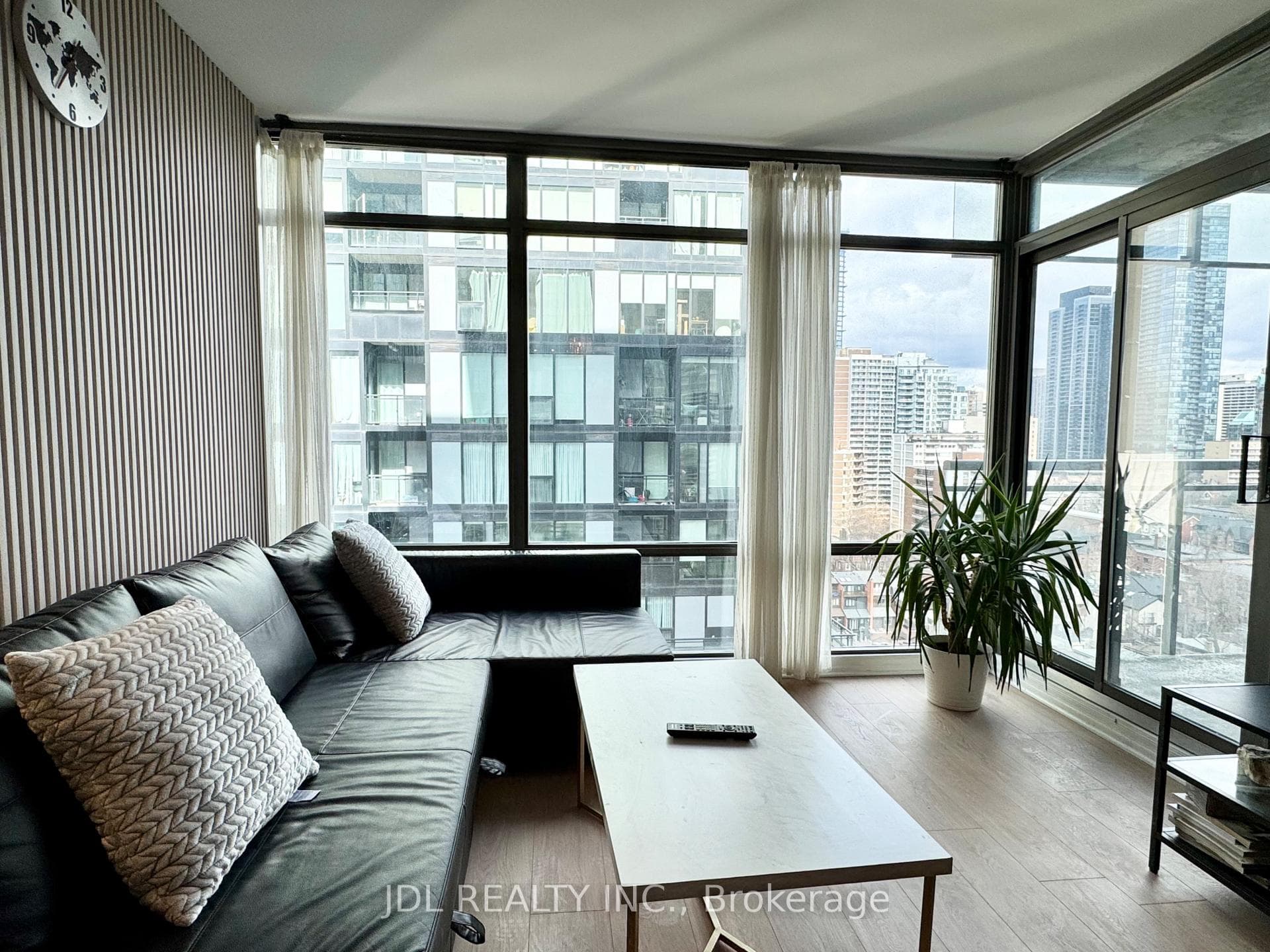 22 Wellesley Street Unit 1607 photo 7