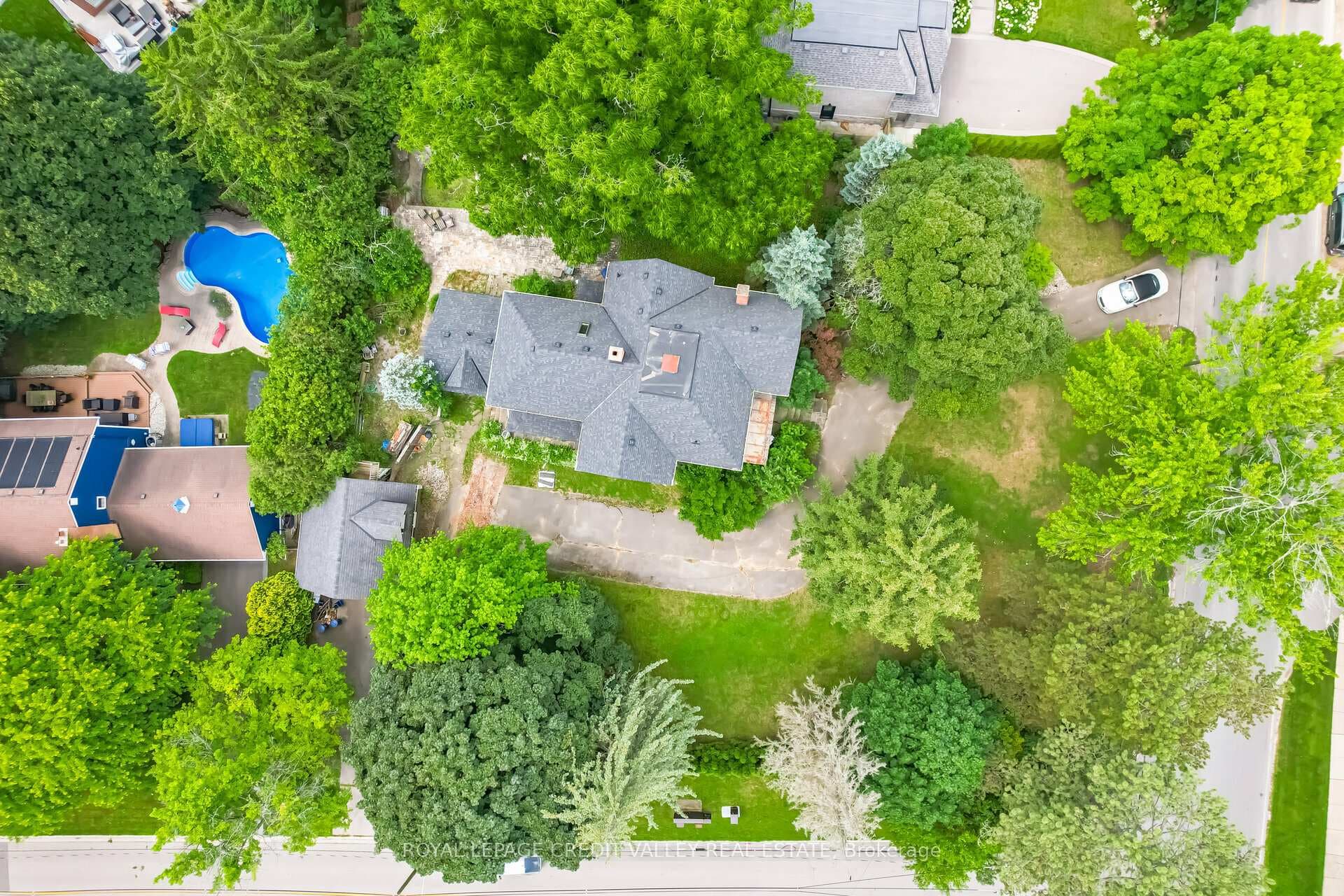 376 Chartwell Road photo 8