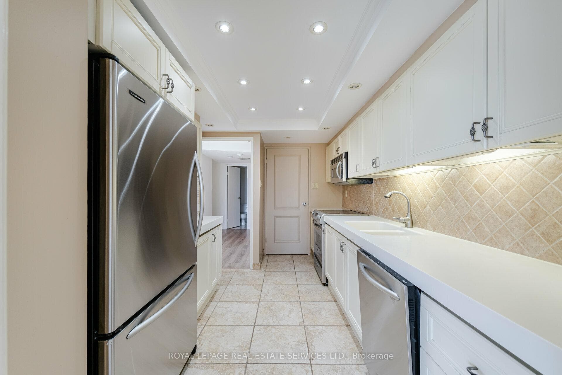 2045 Lake Shore Boulevard Unit 1701 photo 13