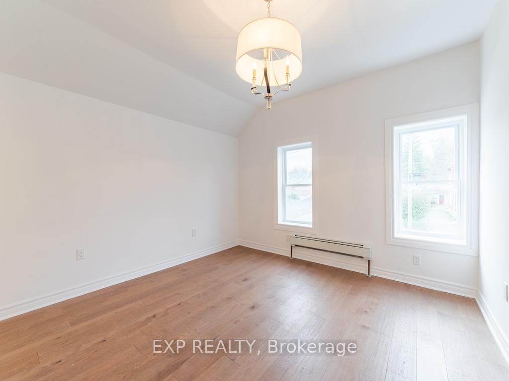 110 Dundas Street photo 42