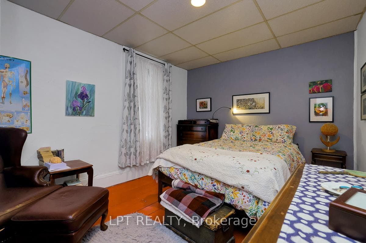 8197 Victoria Street photo 34