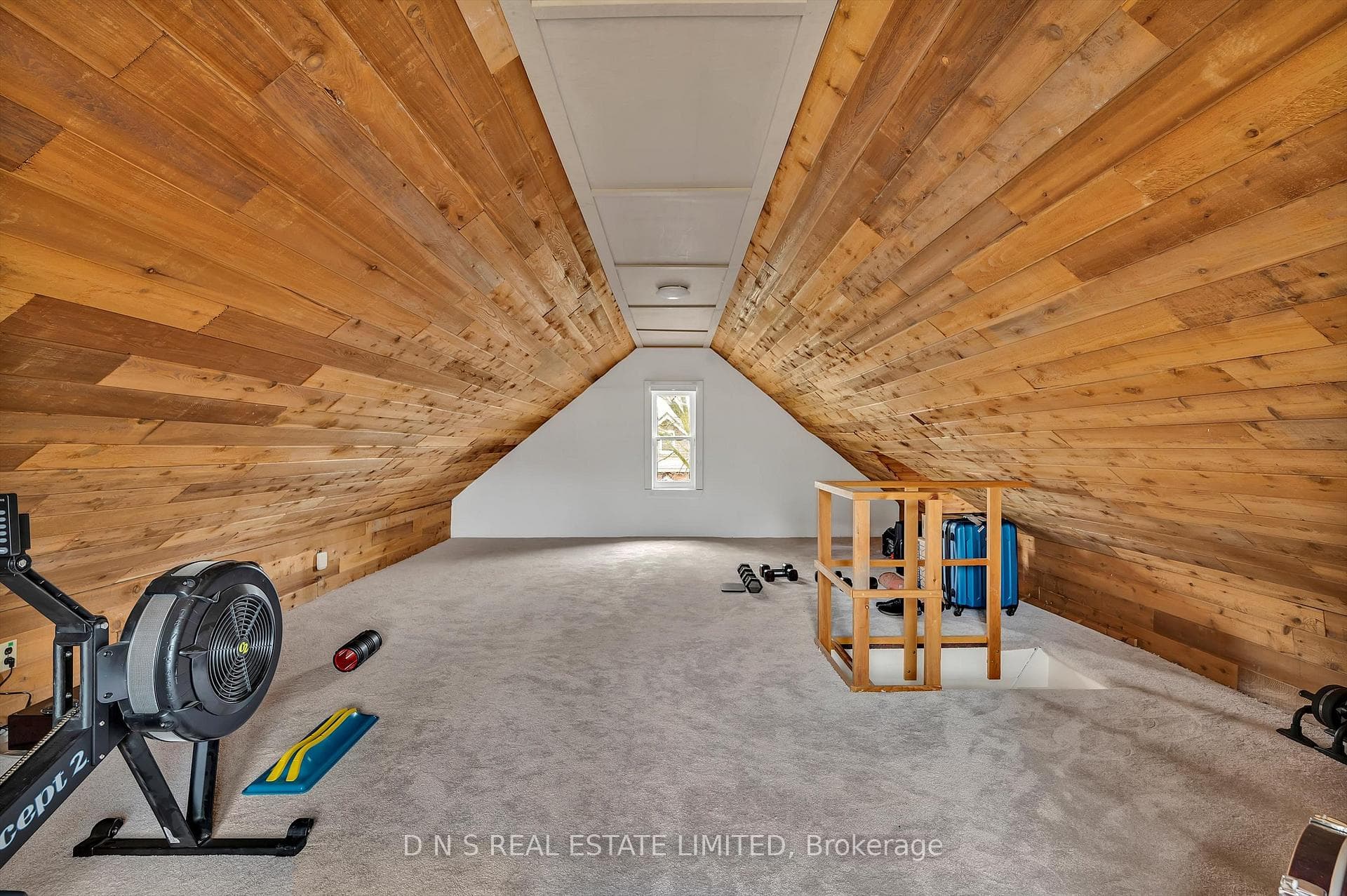 312 Elias Avenue photo 24