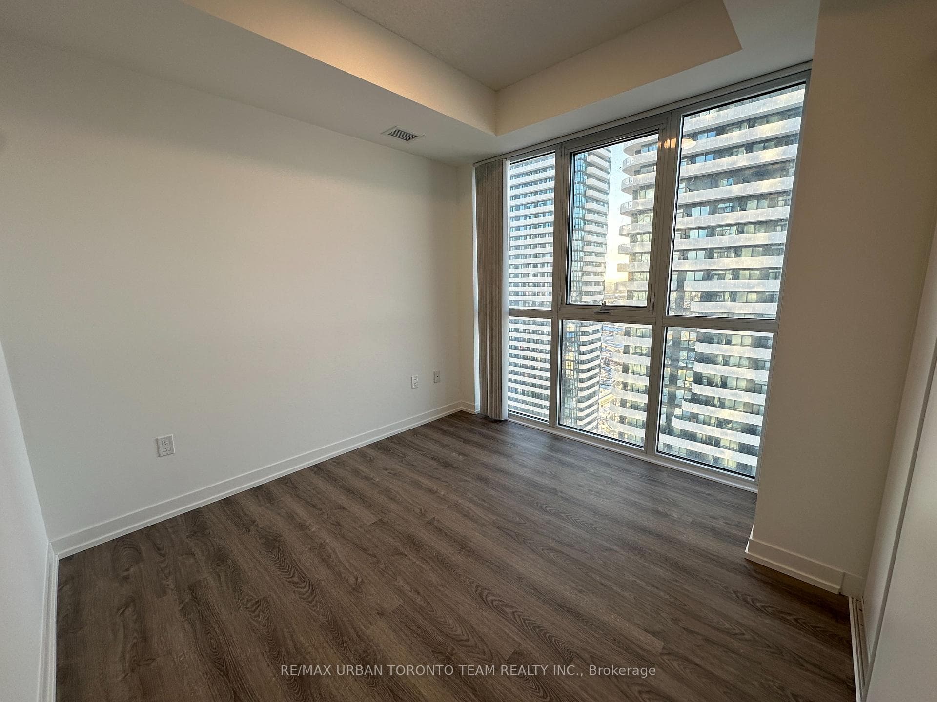 8 Interchange Way Unit 3202 photo 8