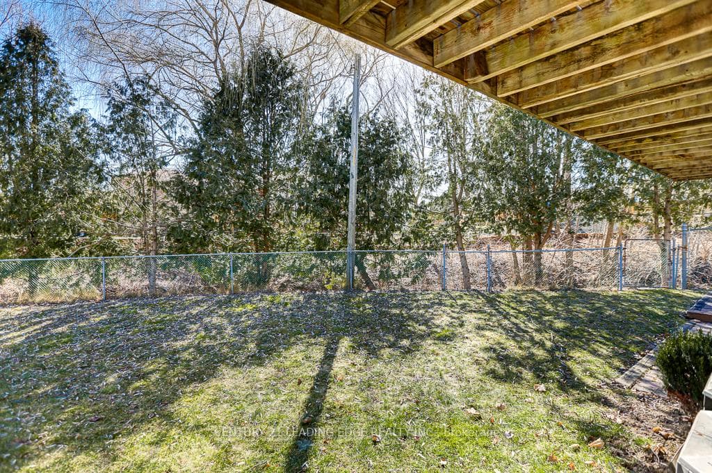 15 BAKERDALE Road photo 38