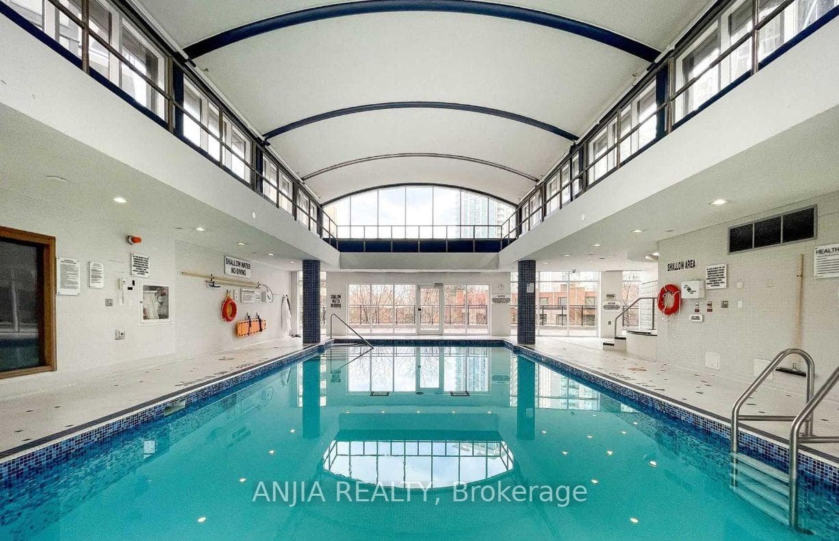 33 Sheppard Avenue Unit 3306 photo 18