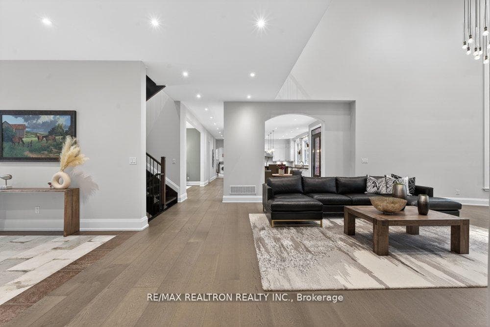 14705 Jane Street photo 11