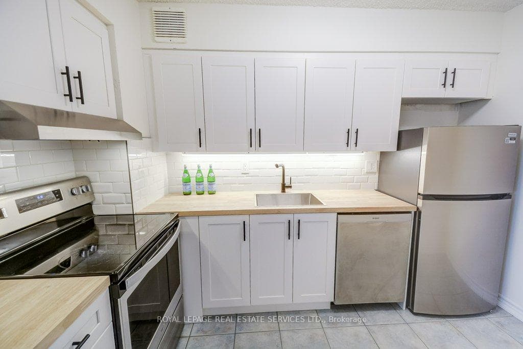 212 Kerr Street Unit 907 photo 19
